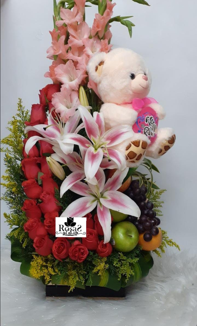 Arreglo flores y frutas en cali
