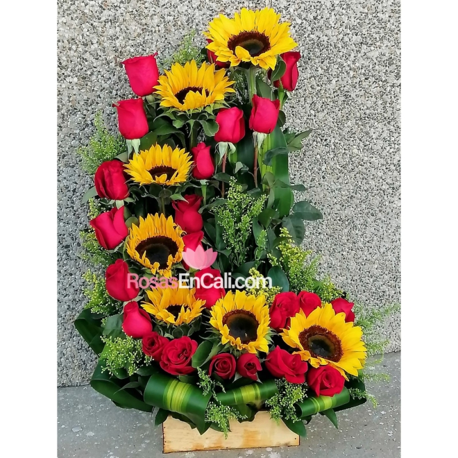 Arreglo de Flores arco rosas y girasoles en Cali