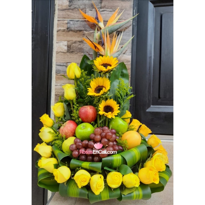  Explosión amarilla con frutas Arreglo de Flores en Cali