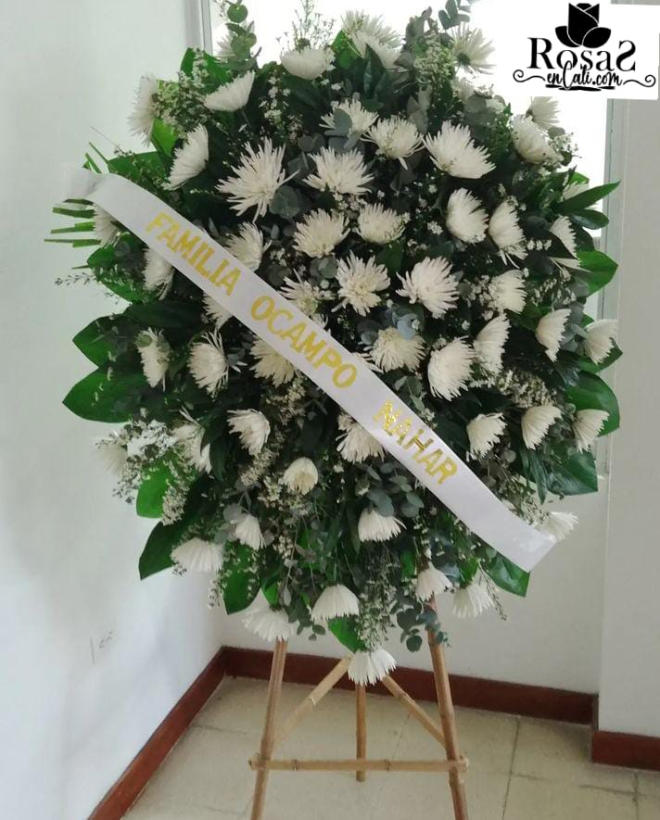 Corona fúnebre Crisantemos blancos en cali
