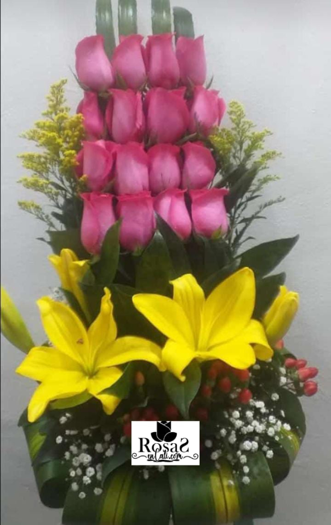 Detalle floral flor surtida en cali