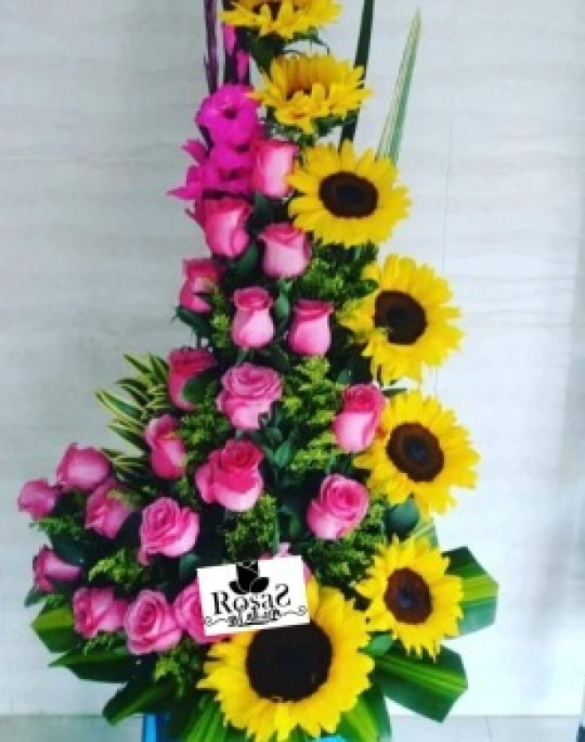 Arreglo cariño con peluche, flores para cumpleaños